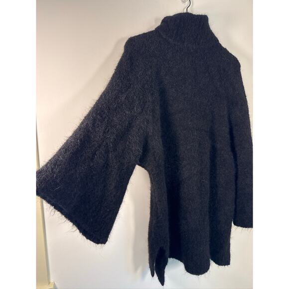 Gorman Australia Fuzzy Alpaca-Blend Bell Sleeve Oversized Turtleneck Sweater - Picture 1 of 7